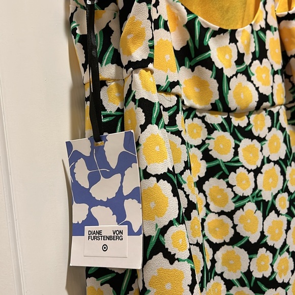 BRAND NEW ! Diane VonFurstenberg Short dress Size 10, Brand New - Picture 3 of 5